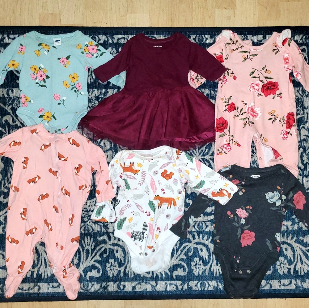 Lot of 0-3 mo. girls long sleeve old navy clothes.